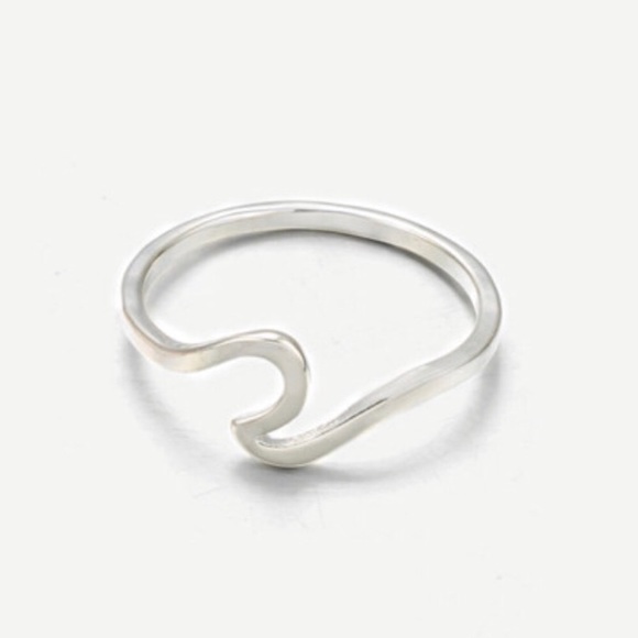 ‼️LAST ONE‼️Silver Ocean Wave Ring 💕 - Picture 2 of 6